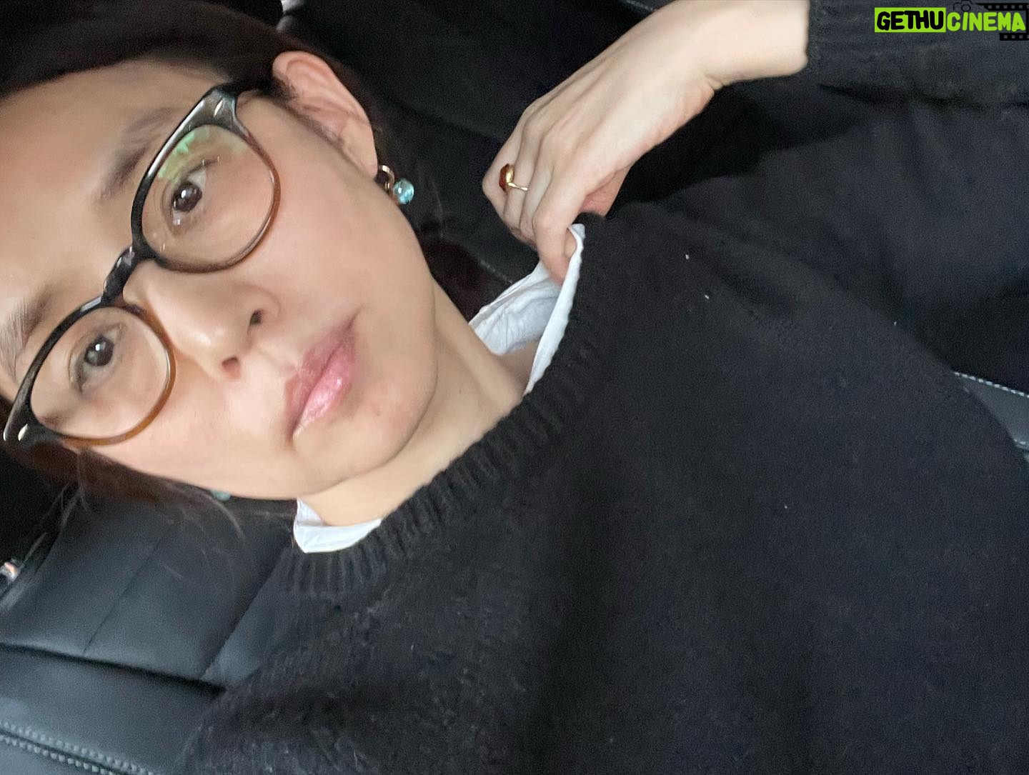 Yuriko Ishida Instagram - 意味のない写真。 きのうのわたくし。 本日よりまた新しい作品の撮影が 始まりました。 詳しくは追ってまたお知らせします👏🏻😊