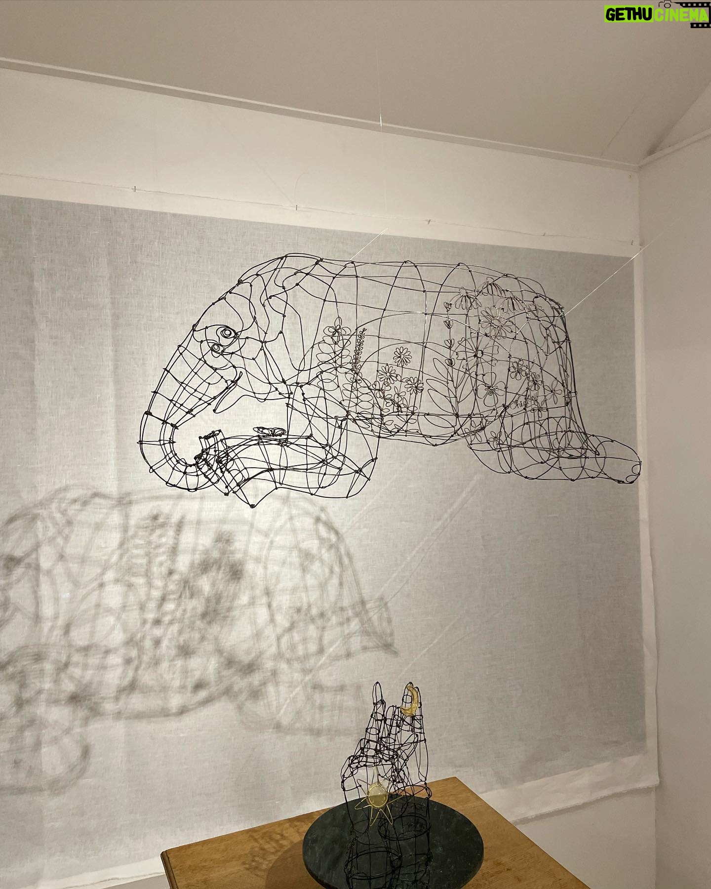 Yuriko Ishida Instagram - チズさんの @chizu_kobayashi 作品をみていると ただただ幸せな気持ちになる。 癒され 満たされる。 素晴らしすぎます。
