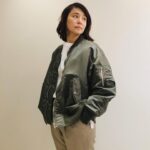 Yuriko Ishida Instagram – 服を着ることについて、
たびたび思いを馳せます。
仕立てが良くて、体を入れると不思議なくらい馴染む。
知性と洗練と，感じの良さ。
コルピエロ、と言う名前の
美しい服たち。　
新宿伊勢丹4階にて
12/13までpop up shopが
オープンしてます。
#colpierrot