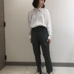 Yuriko Ishida Instagram – 服を着ることについて、
たびたび思いを馳せます。
仕立てが良くて、体を入れると不思議なくらい馴染む。
知性と洗練と，感じの良さ。
コルピエロ、と言う名前の
美しい服たち。　
新宿伊勢丹4階にて
12/13までpop up shopが
オープンしてます。
#colpierrot