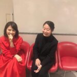 Yuriko Ishida Instagram - 番外編😁 赤塚都知事が 毎回やってる 「よっしゃあー‼️」は わたしが演じる前に必ず 監督がものすごいパワーのお手本を見せてくれるのです。 それはそれはパワフルですてきな「っしゃぁ‼️」なのです。 というわけで、例えばこんなふうに…という図です。 ㊗️😊‼️ #劇場版tokyomer #松木彩監督