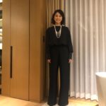 Yuriko Ishida Instagram - フランスから来た🇫🇷ゲストのみなさんたちは 楽しそうに語らい，笑い、 肩をたたきあい、ハグをする。 ここは横浜。でも、すでにそこはフランスのようでした。 わたしがフランスに行くと 途端にむくむく元気になるのは 人々が皆、とても素直に 人間らしく生きているから、なんだろうな。 そのように感じるのです。 #フランス映画祭2022横浜