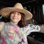 Yuriko Ishida Instagram - 昨日のわたくし。 仕事の合間に、30分だけ 新木場のcasica @casica.tokyo に行ったのです。 そこで、植物を育てるための、グローブやら霧吹きやらを買い求め、そしてこの日焼け防止ハットも買いました。おでこに帽子の跡もつかないし、ばふっと被ったときの感じがなんとも間抜けで(すみません) 気に入りました。 30分のすてきな気分転換でした。 その足で、また新しく始まるドラマの本読みへ向かいました。 素晴らしく魅力的な作品たちに出演できる喜びを 噛み締める日々です。