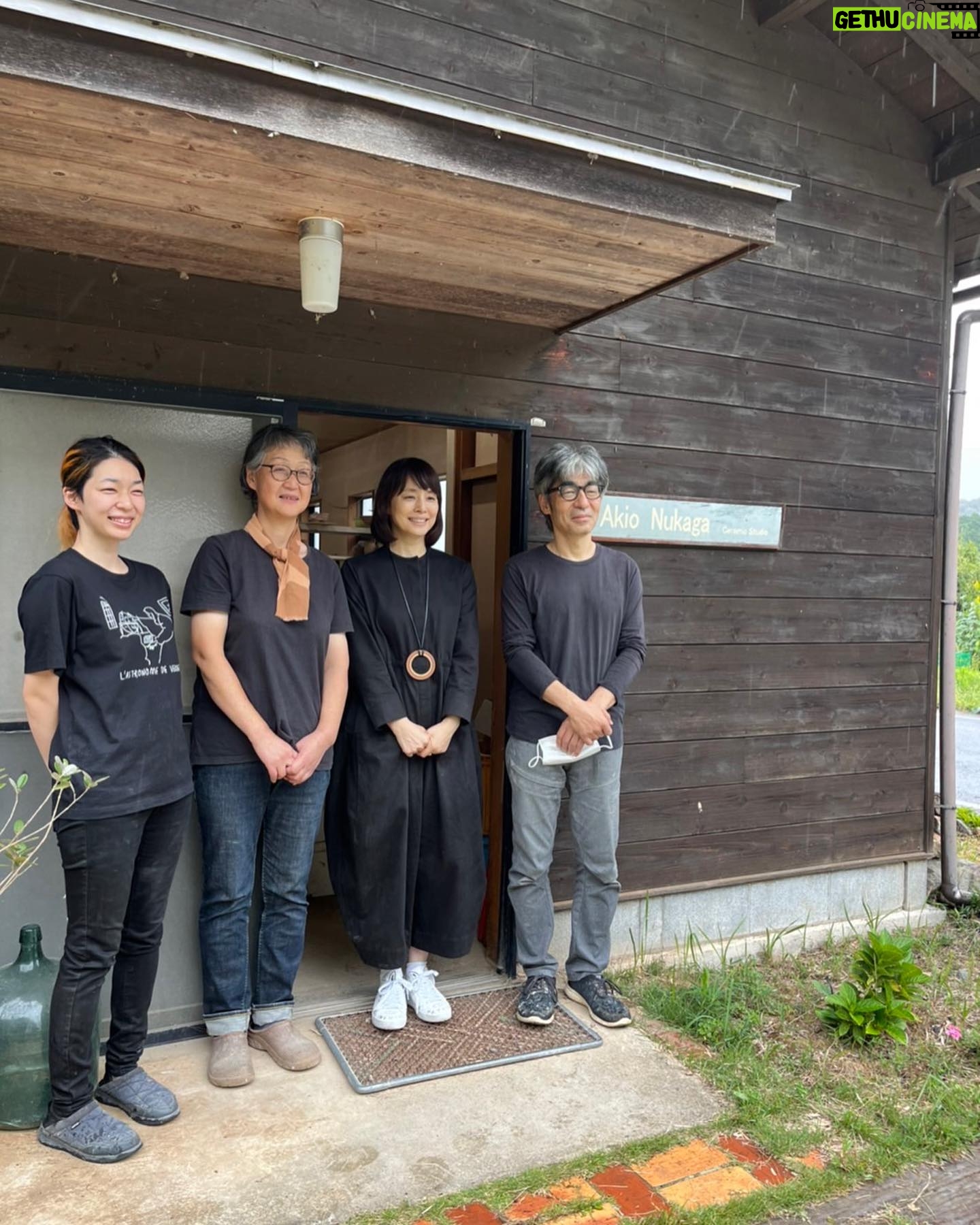 Yuriko Ishida Instagram - 額賀さん自ら 窯を見せてくださった。 題して「おれんちの窯」 すてきな額賀ファミリー。 あたたかかったです👏🏻👏🏻😊 #額賀章夫
