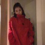 Yuriko Ishida Instagram - ヨーロッパの古着を買いました。 赤は実はとても好きな色なのです！ 色の力を感じます。 ちなみにこれは、ノルウェーの古着でした。 形も色も大きさも、布の感じも かなり気に入ってます😊😆 引田舞ちゃんの古着のセレクトの センス、とても好きです😆😆 #赤が好き