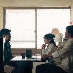 Yuuka Kageyama Instagram - テレビ東京ドラマ25『ハコビヤ』第5話放送です🐰 いよいよ放送の折り返し…剣さんや杏奈をはじめ登場人物の人となりもどんどん明らかになっていきます✨ 田辺誠一さんと5話ゲストの皆川猿時さんとお写真を撮っていただきました😆 これまでのお話とはうってかわったコミカルなお芝居の連続、ぜひ楽しんでいただきたいです🌸 禁断のあのフレーズはどこで発動するのか… 『ハコビヤ』は毎週金曜24:52〜放送しております⚡ TVerでの見逃し配信とともにぜひご覧ください☺️ #ハコビヤ