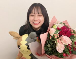Yuuka Kageyama Instagram - 影山優佳、23歳になりました🌱
いつも支えてくださり本当にありがとうございます！

幸せを幸せとすなおに受け止められて感謝の言葉を伝えられるあたたかい人になりたいです☺︎

これからも何卒よろしくお願いします！　

#影山優佳23ちゃい
#モルペコと花💐
#おやつさがし
#happybirthday  to me:)