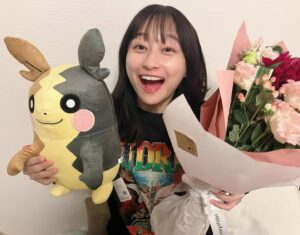 Yuuka Kageyama Instagram - 影山優佳、23歳になりました🌱
いつも支えてくださり本当にありがとうございます！

幸せを幸せとすなおに受け止められて感謝の言葉を伝えられるあたたかい人になりたいです☺︎

これからも何卒よろしくお願いします！　

#影山優佳23ちゃい
#モルペコと花💐
#おやつさがし
#happybirthday  to me:)
