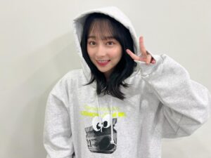 Yuuka Kageyama Instagram - ラランドさんの会社「レモンジャム」パーカーをいただきました🍋
めちゃくちゃ嬉しい！！！ありがとうございます！🍋

裏地がもちもちで寒暖差激しい日に着ていたいな〜🍋

#ラランド さん
#🍋
#私服
#ootd
#影山優佳