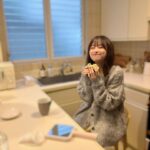Yuuka Kageyama Instagram - Happy Valentine's Day🤎 いつも支えてくださる皆様にささやかながら私からのバレンタイン！なお知らせです💌 ついに！ 『影山優佳カレンダー2024-25』の発売が決定いたしました✨ ファンの皆さまからファンクラブでカレンダーを発売してほしいという声をたくさんいただいていたとのことで大変嬉しく思っています☺️ みなさまの1日1日に少しでも彩りを添えられるように、そんな想いを込めてじっくり作ってまいりました！ 色々なシチュエーションや服装を思いっきり楽しんで撮影してきましたよ〜😏 形態については、 カレンダーのみのものと、ポストカード4枚セットが3パターン！というラインナップになっております🩵🩷💛 販売期間は今から！2月25日23時59分までですので、お早めにお忘れのないうちに、ゲットしていただけたらとっても嬉しいです😊 詳細は公式サイトをご確認くださいませ🕊️ ということで改めて、ハッピーバレンタイン🍫 #happyvalentinesday #バレンタイン #影山優佳 #よろしくお願いします