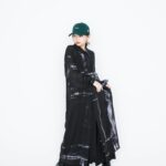 Yuuka Kageyama Instagram - The NEW ERA® BOOK / Spring & Summer 2024 今回は2ルック掲載いただいております🤍 ブラックとグリーンで重厚感をカジュアルに纏うという体験ができて楽しかったです！💚 前の投稿のスタイリングとどっちの方がお好みですか？ #newera#newerabook