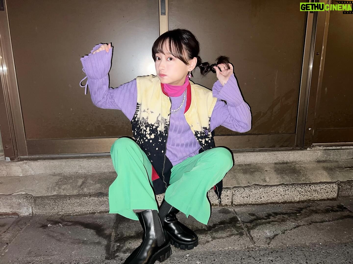 Yuuka Kageyama Instagram - いよいよ本日25:07〜テレビ東京『ハコビヤ』始まります🚗🎁 どなたでもどんな瞬間でも背中を押してくれる、そんな心温まるストーリーと伏線の数々に存分に浸っていただきたい大切な作品です。 第一話のお届け物はギター🎸どんな想いの交錯があるのでしょうか。 ぜひみなさんの感想もリアルタイムで共有いただけたら幸いです🌸 わ〜〜楽しみだよ〜緊張するよこわいよ〜 見てもらえるといいなあ〜〜 #ハコビヤ #影山優佳