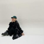Yuuka Kageyama Instagram - The NEW ERA® BOOK / Spring & Summer 2024 今回は2ルック掲載いただいております🤍 ブラックとグリーンで重厚感をカジュアルに纏うという体験ができて楽しかったです！💚 前の投稿のスタイリングとどっちの方がお好みですか？ #newera#newerabook