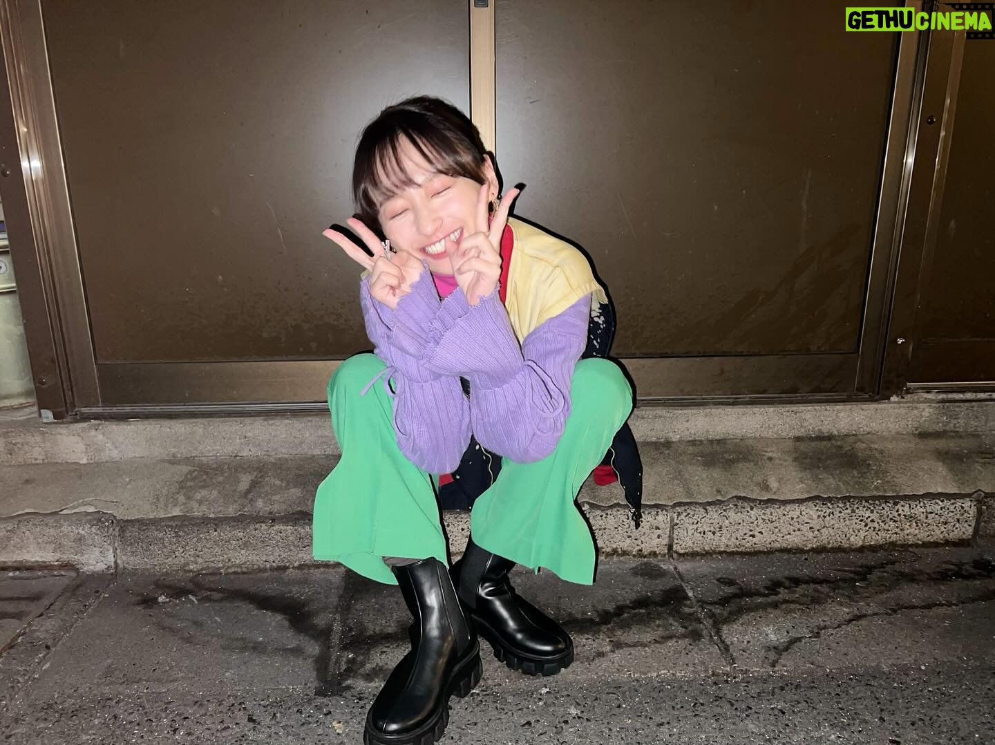 Yuuka Kageyama Instagram - いよいよ本日25:07〜テレビ東京『ハコビヤ』始まります🚗🎁 どなたでもどんな瞬間でも背中を押してくれる、そんな心温まるストーリーと伏線の数々に存分に浸っていただきたい大切な作品です。 第一話のお届け物はギター🎸どんな想いの交錯があるのでしょうか。 ぜひみなさんの感想もリアルタイムで共有いただけたら幸いです🌸 わ〜〜楽しみだよ〜緊張するよこわいよ〜 見てもらえるといいなあ〜〜 #ハコビヤ #影山優佳