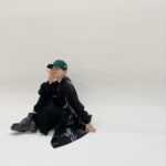 Yuuka Kageyama Instagram - The NEW ERA® BOOK / Spring & Summer 2024 今回は2ルック掲載いただいております🤍 ブラックとグリーンで重厚感をカジュアルに纏うという体験ができて楽しかったです！💚 前の投稿のスタイリングとどっちの方がお好みですか？ #newera#newerabook