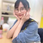 Yuuka Kageyama Instagram - #春になったら 第10話ご視聴いただきありがとうございました🌸 矢萩夫婦とご両親、季新ちゃんが新しい人生の一歩を踏み出す瞬間に立ち会えたことを心の底から光栄に思います。 お幸せにー！ そして次週はいよいよ最終話です。 雅彦さんと瞳をはじめ、みんなの3ヶ月を最後まで見届けていただけたら嬉しいです。　 「最後」って、寂しいな。 TVerでの見逃し配信もぜひぜひよろしくお願いします！ 写真は休憩中に奈緒さんが撮ってくださりました🫶 たくさん面倒を見てくださりありがとうございました🫶