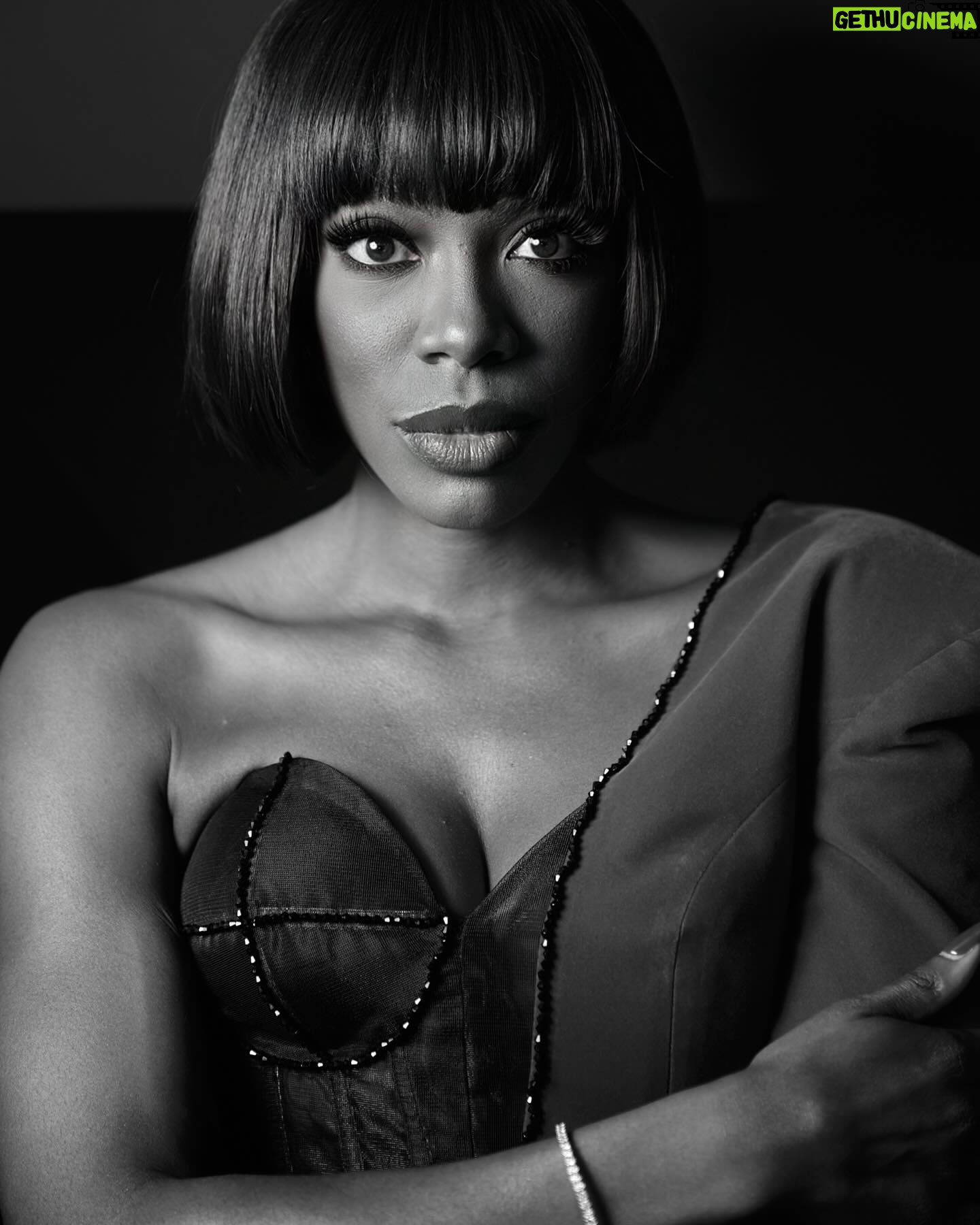 Yvonne Orji Instagram - In case of emergency, do not use elevators. Take the stairs. 🚨THIS is an emergency 🚨 📸: @joshua_dwain Hair: @therealjanelsmith Makeup: @takidamakeup Dress: @jovanalouis / @jovana_benoit