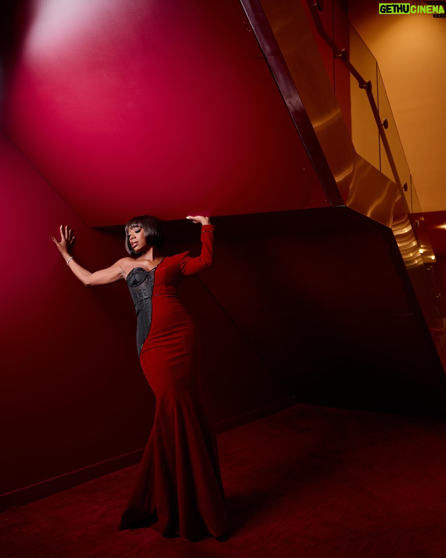 Yvonne Orji Instagram - In case of emergency, do not use elevators. Take the stairs. 🚨THIS is an emergency 🚨 📸: @joshua_dwain Hair: @therealjanelsmith Makeup: @takidamakeup Dress: @jovanalouis / @jovana_benoit
