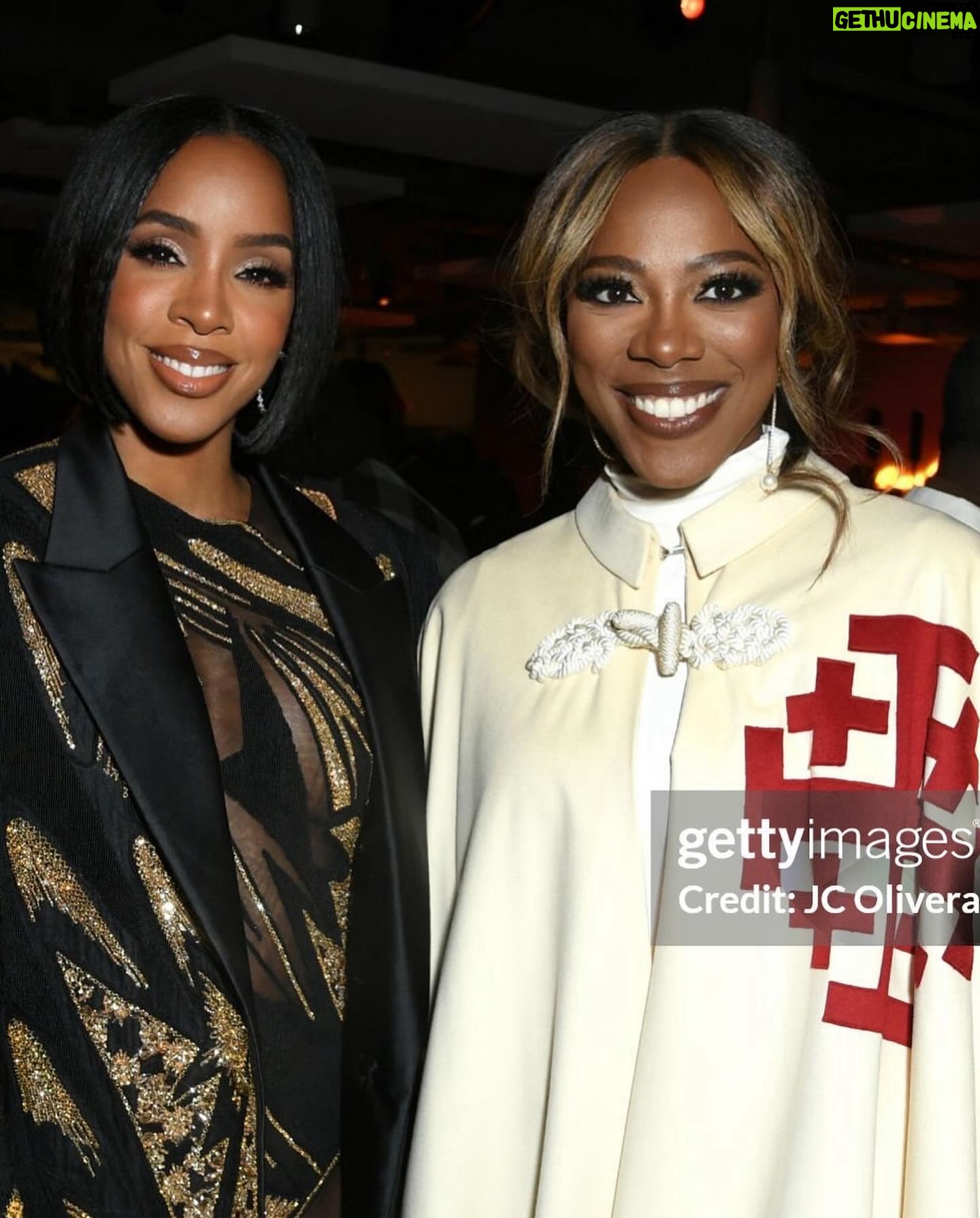Yvonne Orji Instagram - Lord, have mercy. Father, help us all… 🙏🏾 • Yall, The @bookofclarence is a MUST SEEE! The performances were brilliant. The direction is immaculate. @jeymes did what was SUPPOSED to be done! In theaters THIS Friday! Let’s break the box office • Hair: @jacobaaronn Makeup: @kimoramulan Cape: Vintage boutique in Florence, Italy Shorts: @altuzarra Boots: @schutz Earrings: @earring_envy Glow: The Glory of God.
