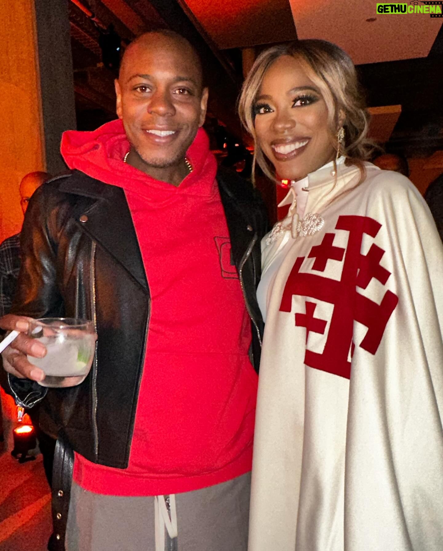 Yvonne Orji Instagram - Lord, have mercy. Father, help us all… 🙏🏾 • Yall, The @bookofclarence is a MUST SEEE! The performances were brilliant. The direction is immaculate. @jeymes did what was SUPPOSED to be done! In theaters THIS Friday! Let’s break the box office • Hair: @jacobaaronn Makeup: @kimoramulan Cape: Vintage boutique in Florence, Italy Shorts: @altuzarra Boots: @schutz Earrings: @earring_envy Glow: The Glory of God.