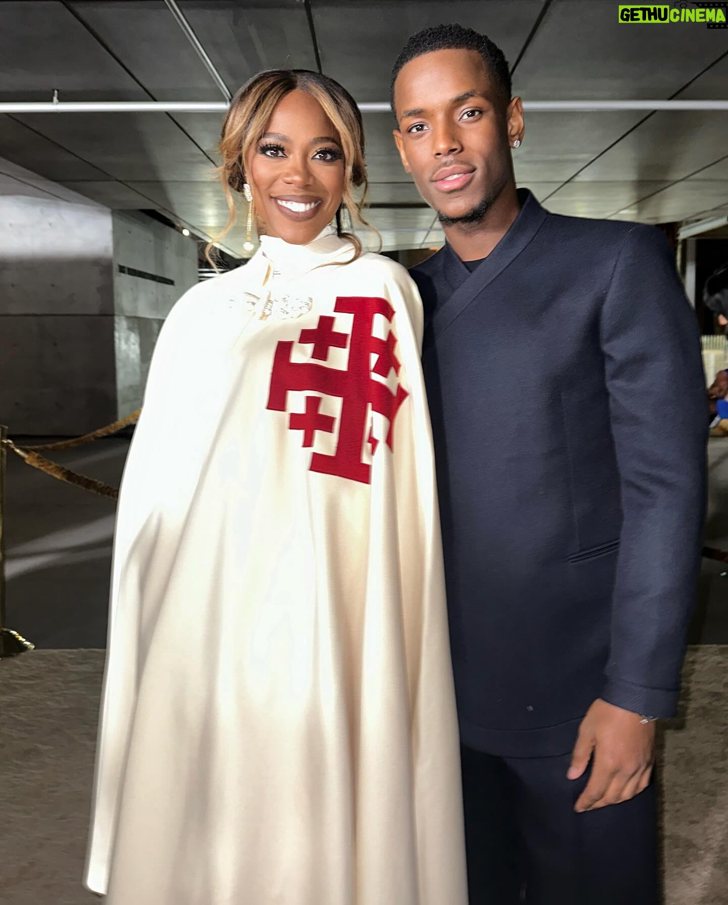 Yvonne Orji Instagram - Lord, have mercy. Father, help us all… 🙏🏾 • Yall, The @bookofclarence is a MUST SEEE! The performances were brilliant. The direction is immaculate. @jeymes did what was SUPPOSED to be done! In theaters THIS Friday! Let’s break the box office • Hair: @jacobaaronn Makeup: @kimoramulan Cape: Vintage boutique in Florence, Italy Shorts: @altuzarra Boots: @schutz Earrings: @earring_envy Glow: The Glory of God.