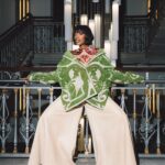 Yvonne Orji Instagram - Lookin’ retro in @etro. #mfw #milanfashionweek Hair: @mitchellcantrellbeauty Makeup: @dalila_mua Stylist: @georgmedley Fit- head to toe: @etro Core strength & back muscles: @massy.arias 📸: @modehunter