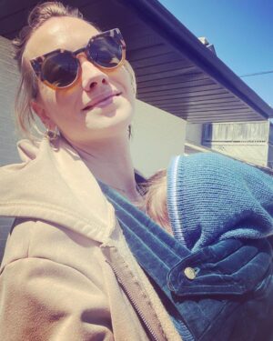 Yvonne Strahovski Instagram - 1. Sunlight appreciation post & slide 2. Baby nugget appreciation post #thankyoutoronto #moveoverwinter #buhbye #putawaythepuffer ✋