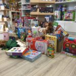 Yvonne Strahovski Instagram - Thank you so much to all of you who have purchased toys so far for the refugee children of Ukraine via my family’s little toy shop in Poland Warsaw. They are working hard to get these toys out to families all the time. If you would like to still purchase the link is above in my bio 👆🏻👆🏻👆🏻 These photos are of all the items y’all have already purchased 🙏🏼🙏🏼🙏🏼❤️❤️❤️