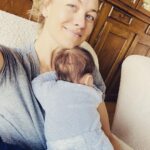 Yvonne Strahovski Instagram - Mom life-ing hard over here 🤩💛☀️