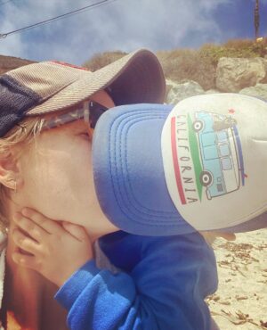 Yvonne Strahovski Instagram - Scored a smooch 💋 #readyfortheweekend