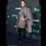 Yvonne Strahovski Instagram - Took my boots as my plus one to the finale event 💥 the last ep is streaming now @handmaidsonhulu @hulu 📸 @shutterstocknow