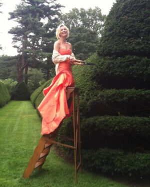 Yvonne Strahovski Instagram - That time I gardened in sensible clothing.