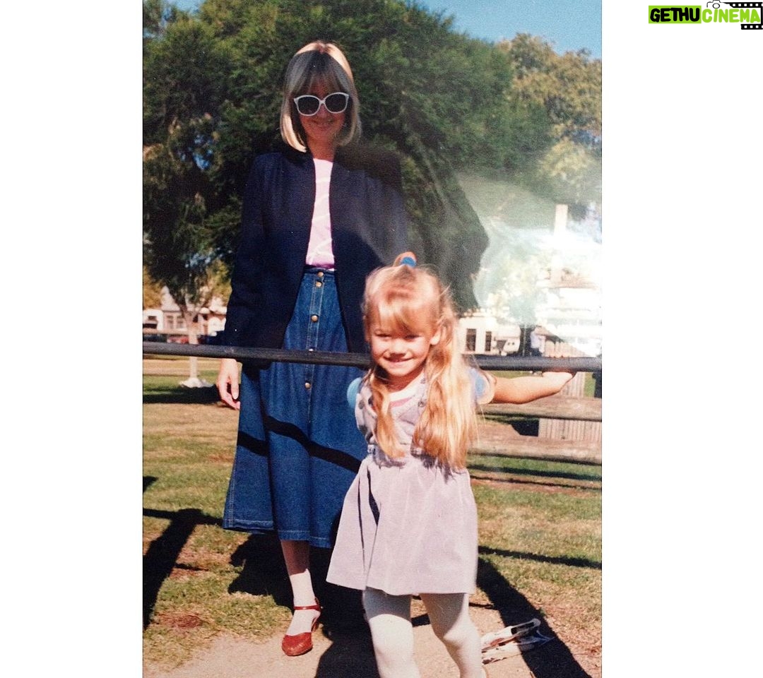 Yvonne Strahovski Instagram - Oh a little throwback. Never mind my Mama’s bangin’ casual fashun HELLO💥💥💥