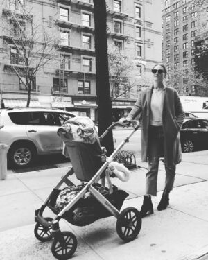 Yvonne Strahovski Instagram - New York kinda vibezzz ✌🏻🌱