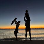 Yvonne Strahovski Instagram - A sunset series. Heart explosion. Complete with Moon, Jupiter & Venus (or was it Mars?:) Thanks @jennbrowntv ♥️ 🌙