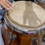 Zélia Duncan Instagram - Ensaiar é fundamental, até pra fazer diferente na hora "h", se for ainda melhor do que o combinado. Mas só há surpresa boa, se ensaiamos, em geral! Nesse post cantamos MARIA FELIPA, sobre uma das bravas mulheres que lutaram pela independência do Brasil e de quem pouco se fala. Nós não só falamos, louvamos e contamos. Hoje, com essas músicas que gravaram conosco, eu e minha parceira em todas as canções, @anacostaoficial , vamos cantar na UFMG, com a aresentação luxuosa da super professora, escritora e historiadora, Heloísa Starling. @projetorepublicaufmg . Fizemos sete canções, q estão nas plataformas. SETE MULHERES PELA INDEPENDÊNCIA DO BRASIL. Dá uma ouvida, mostra pras crianças, leva pra escola! @geizaccarvalho @jessicazarpey @gisellesorriso. Lá vamos nós!E viva o jongo, que sai das mãos e do coração de vcs! @estudioboemia @sortimentoproducoes