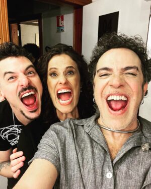 Zélia Duncan Instagram - Foto-carão-pré-show. Só que vai desmanchando, porque nenhum de nós segura até o fim!