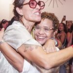 Zélia Duncan Instagram - Tive a alegria de participar hoje da abertura do Queerioca, primeiro centro cultural LGBTQIA do Rio, que homenageou a minha querida amiga Zélia Duncan. Zélia, consagrada madrinha do espaço de cultura, lançou seu livro “Benditas Coisas Que Eu Não Sei” e é claro que já garanti minha cópia autografada! Como Presidenta da Comissão de Cultura da Alerj, quero parabenizar o casal Cristina Flores e Laura Castro pela idealização do Queerioca. É muito importante termos espaços de defesa, visibilidade e valorização da diversidade. Vamos juntas! ✊🏾❤️