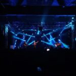 Zélia Duncan Instagram - Sobre ontem, sobre hoje, sobre todo dia! Na minha equipe hoje, temos o mesmo número de mulheres e homens. Nesses três dias de show, que começaram ontem, duas delas comandam o som! @adrianavianas e @cyberflo00 garotas poderosas!Duas cantoras estão no palco comigo! @luanahjones e @srtapaolaoficial Fora @patricia_albuquerque , minha empresária, @sylfirefly no make, @rslmagalhaes na produção. Ainda @denisecosta2020 na editora e nos contratos, @cavilardo nas redes. O Brasil continua maltratando suas mulheres, o que mudou e nunca será igual, são as mulheres! Viva dia 08, ele vibra de 1 a 31 de cada mês! Esquece a flor, manda respeito, que a gente faz florescer!