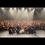 Zélia Duncan Instagram – E assim encerramos 2023, com uma plateia que dá vontade de levar pra casa! @teatroarthurazevedosp , na Mooca! Que delícia, tanto quanto a pizza! Obrigada a todos que estavam conosco, obrigada equipe que me protege e faz tudo acontecer! Até já! 👊🏽🧡