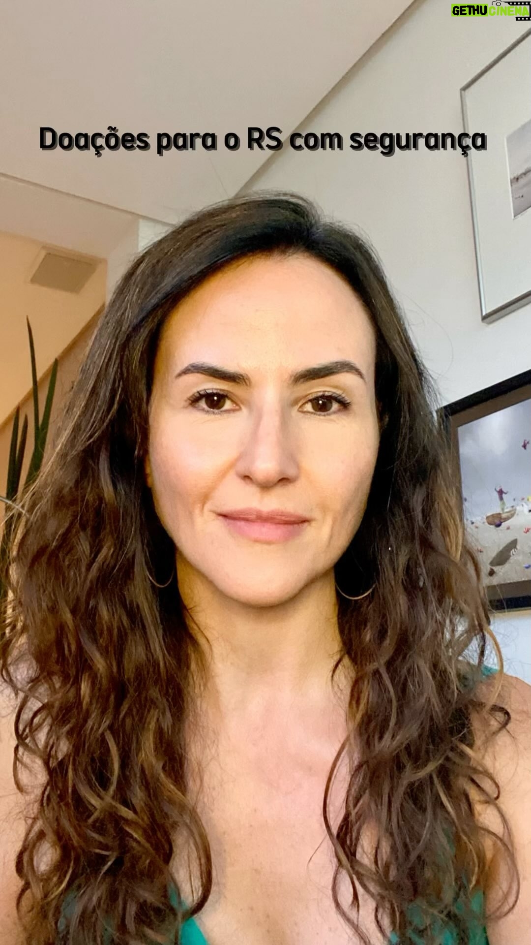 Zélia Duncan Instagram - Ímãs, o trabalho para ajudarmos o RS está só começando. Sabemos que muitas pessoas e empresas têm dúvidas na hora de fazer doações financeiras e materiais, pois todos querem ter certeza de que essa ajuda chegará a quem realmente precisa. Pensando nisso, estamos unindo forças e conexões a @partners.parceriaspelors um grupo também formado por mulheres que está fazendo um trabalho lindo, muito sério, profissional e organizado! Deixamos aqui o pix exclusivo para doações e em breve vamos compartilhar mais informações sobre doações de produtos. Toda ajuda é válida!! Vamos em frente! ✨✨✨ PIX: Rafaella.martins@manacapartners.com.br