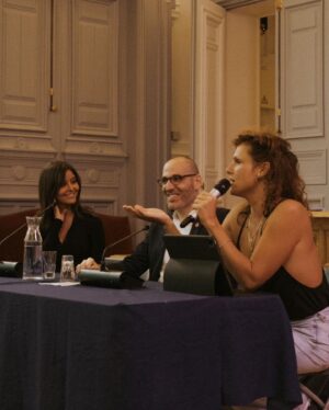 Zahia Dehar Instagram - Table ronde : quel est le lien entre les droits des femmes et ceux des personnes LGBTQI  🏳️‍🌈 @shams.france  @alexandre.wetter @yohannroszewitch 📸  @frnck_abr
