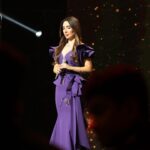 Zahraa Sami Instagram – انتظركم ساعة ١١:٠٠ حتى نشوف مواهب ثانيه اليوم بالبرايم الثاني على مسرح YOOZ Talent 💜⭐️

منو اكثر موهبة منتظريها؟ 

My look details : 
Stylist: @elimchantaf 
Dress: @yona.iq 
Jewelry: @zoughaibandco @zoughaibandco.iq 
Makeup: @mhmdghaith1
📸: @ali.macro
