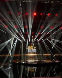 Zahraa Sami Instagram - Tonight #yooz_talent !❤️ الليلة حلقة البرايم الاولى من يوز تالينت على MBC iraq تابعونا .. •Stylist: @elimchantaf #StyledByEli✌️ •Total Look: @yona.iq •Jewelry: @zoughaibandco | @zoughaibandco.iq | @christinezoughaib •Mua: @mhmdghaith1 •Hair: @amjad_hairstyle1