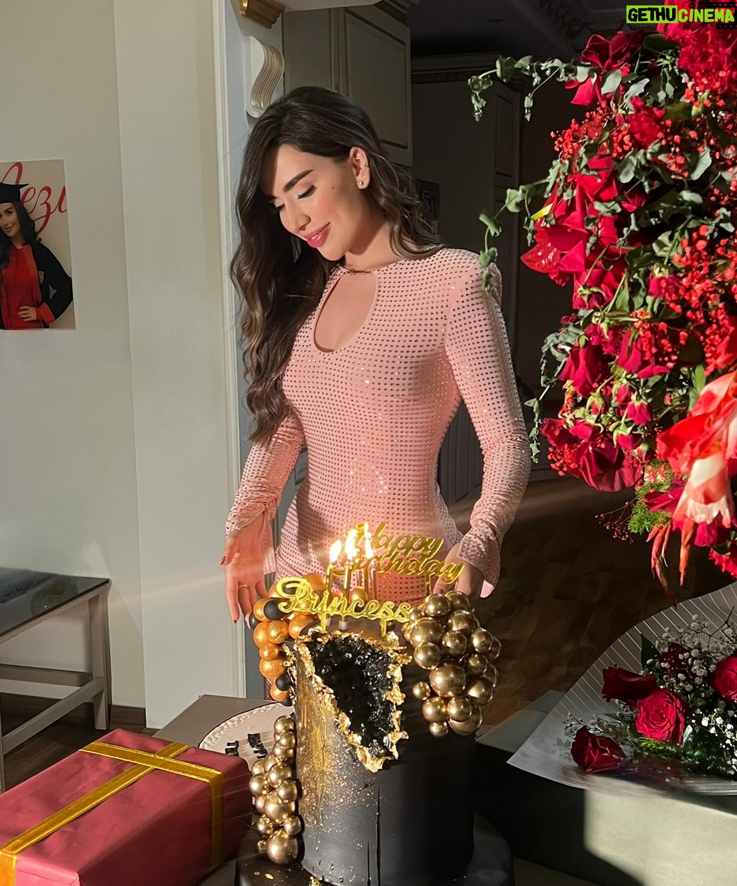 Zahraa Sami Instagram - Princess treatment only 🎂🩷 Dress: @wer.official x zahraa sami