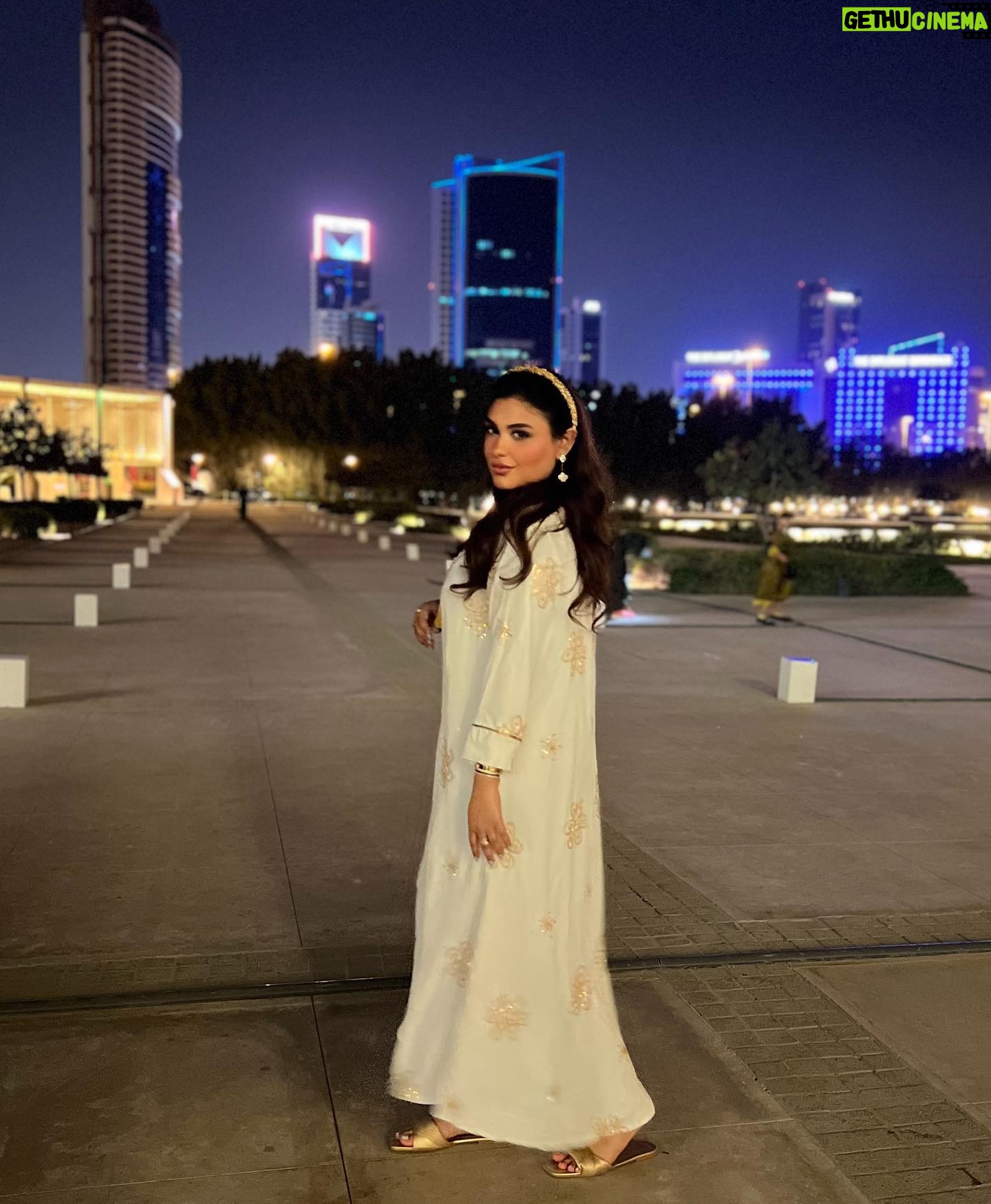 Zainab Ghazi Instagram - سليم القلب يؤتمن حتى في عداوته، ومرضى القلوب لا يؤتمنون حتى في صداقتهم.