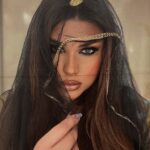 Zainab Ghazi Instagram - مبارك عليكم الشهر الله يتقبل منكم صالح الاعمال وينعاد عليكم كل سنه بخير وصحة وسعادة🌙