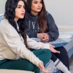 Zainab Ghazi Instagram - عهد و صدد #بطن_وظهر 2 #بنات_سهيل