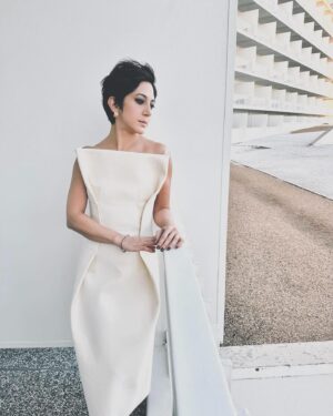 Zar Amir Ebrahimi Instagram - Great Pleasure 🙏🙏♥️♥️ @vernonfrancois @robrumseymua ⭐️⭐️ @amanda.l.horton @lucienpagescommunication #Repost @vernonfrancois
・・・
The incredible @zaramirebrahimi for 76th Annual DGA Awards 

#la #vernonfrancois #shorthair #paris #film #awards 
#dgaawards