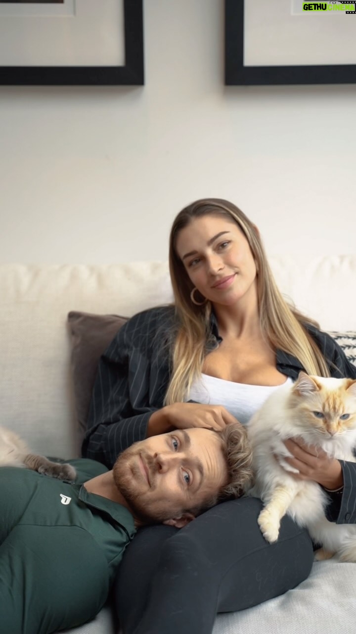 Zara McDermott Instagram - Taking my cat mum duties very seriously around here!!!๐๐ (ad) But in all honesty, my two boys are the best things in my life. They are indoor cats, so I know that itโs so important that I do my research and ensure Iโm giving them the most well rounded, balanced diets I want them to thrive in their home and live long, healthy lives. I stumbled across @edgardcooper on TikTok a few months ago in a cat food review, and Iโve been feeding it to my boys ever since. My cats are super fussy, especially Cedric. They both loved the food and I know that thereโs no cheap filler ingredients, no grains (very important!! As lots of foods have grains) & no nasties. All the food is made with fresh meat, and no added sugar. ๐๐๐